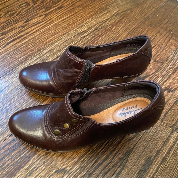 Clarks Brown Slip On Shoes Size 6.5 - Picture 1 of 5
